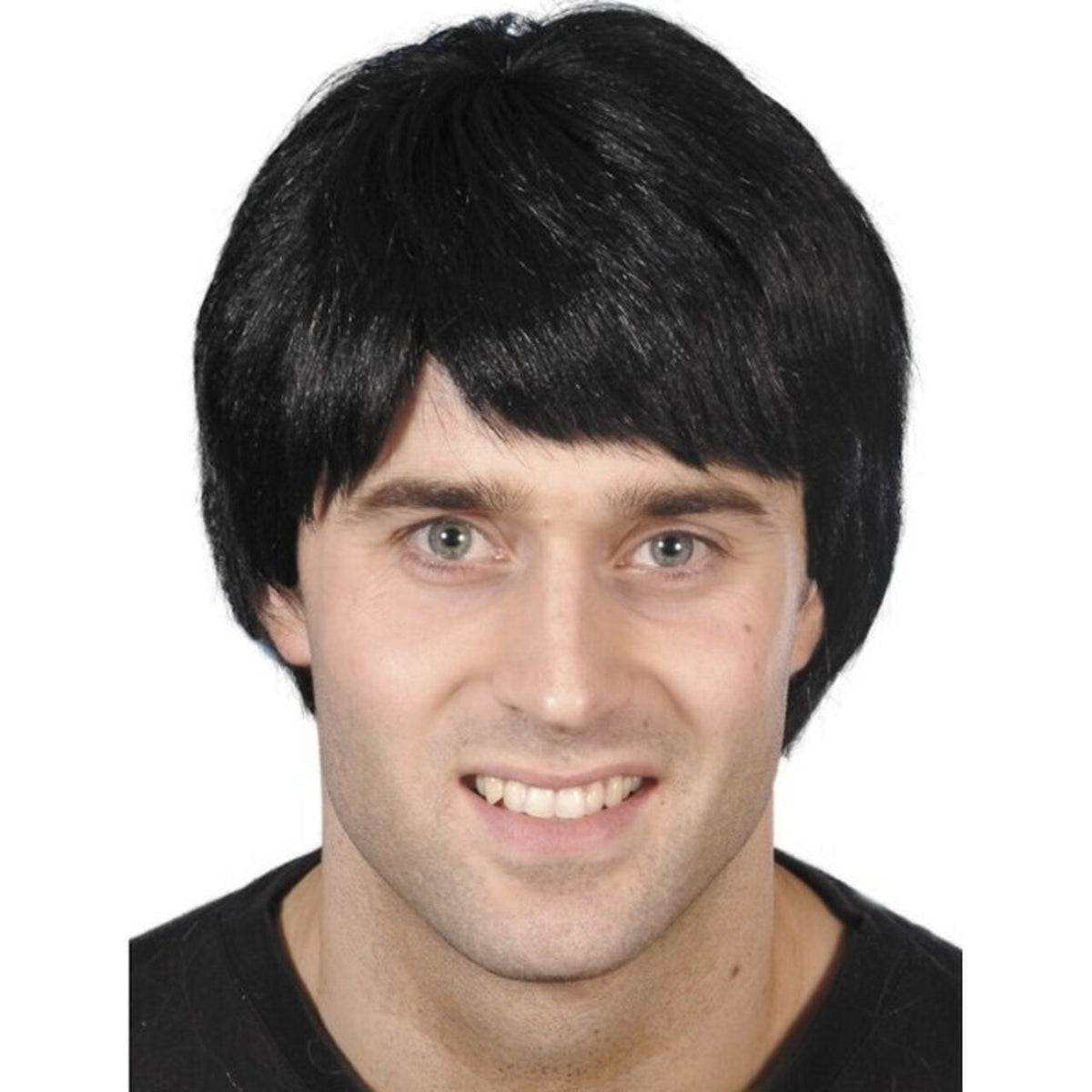 Op deze afbeelding zie je een Accessoires, van het merk Smiffy's. Fred Flintstone Stijl Zwarte Pruik Man