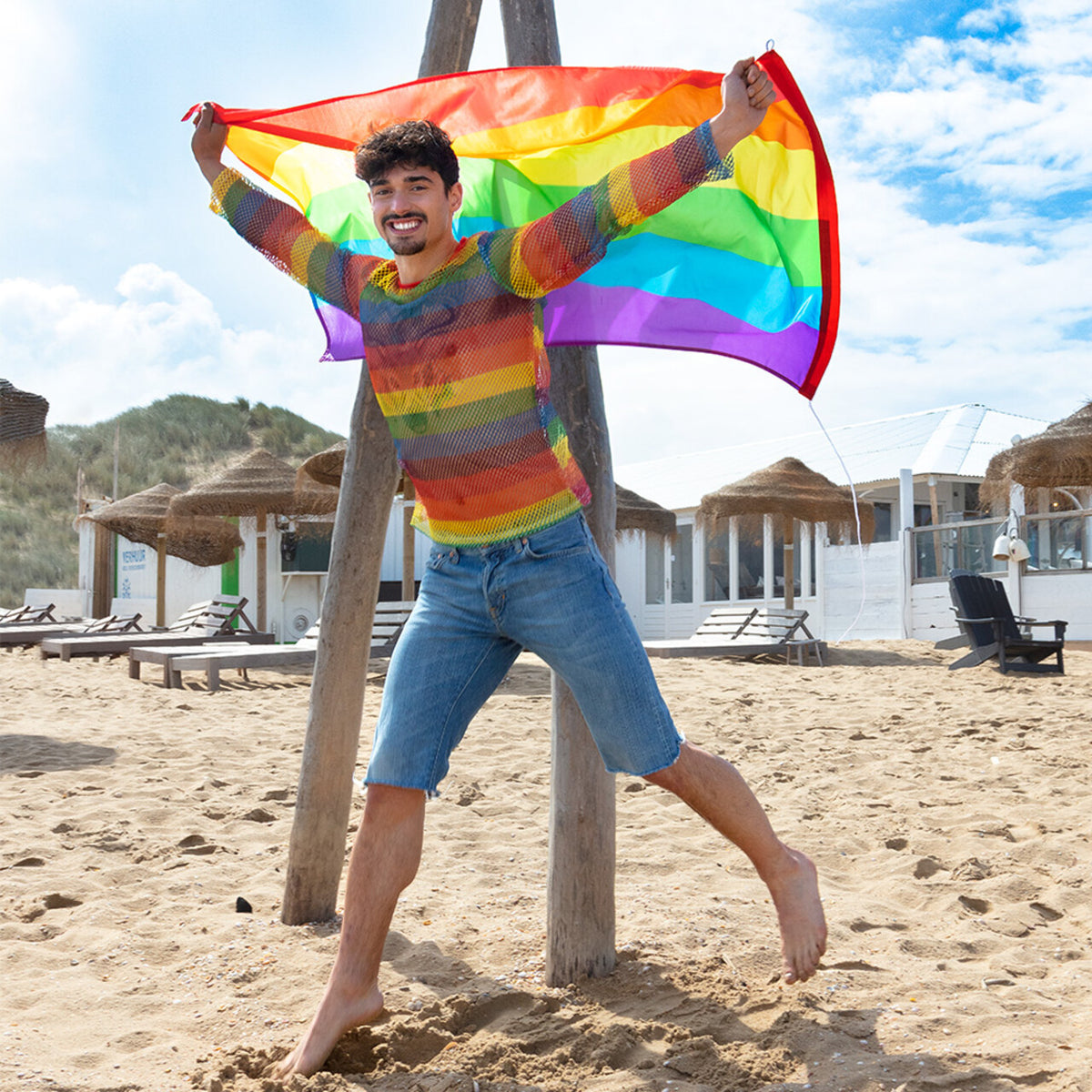 Op deze afbeelding zie je een Kostuums, van het merk Boland. Visnet Shirt Rainbow Pride Man