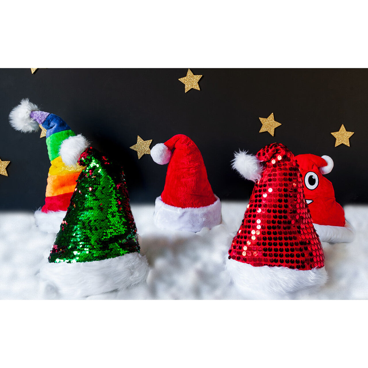 Op deze afbeelding zie je een Accessoires, van het merk Boland. Kerstmuts Pailletten Rood
