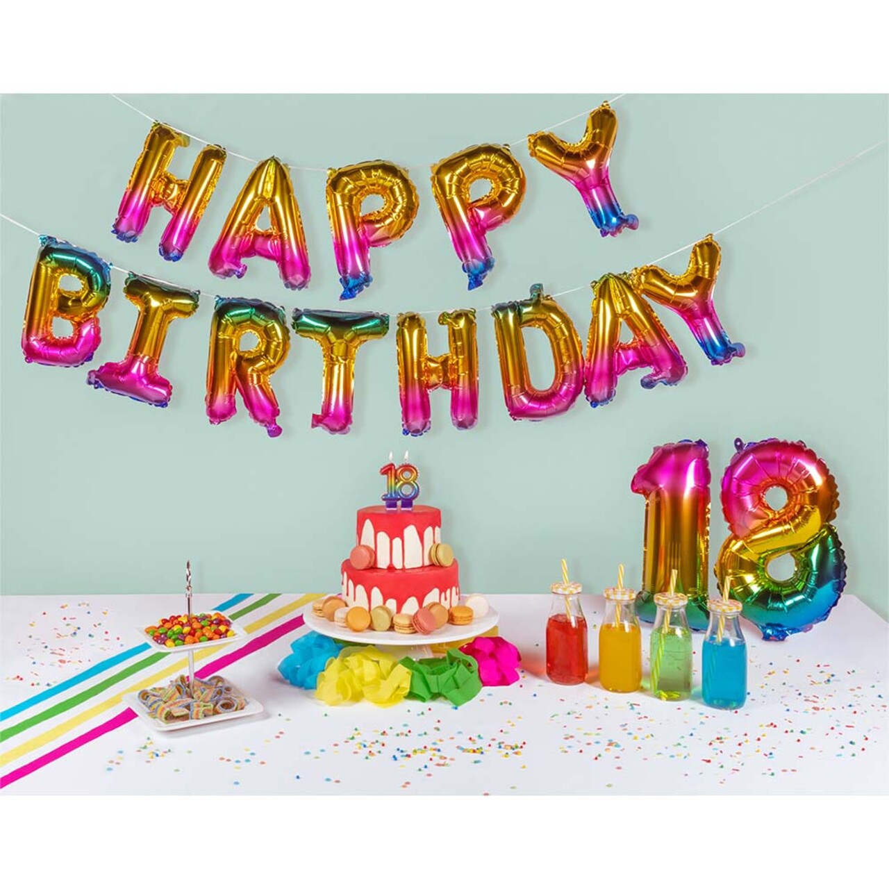 Op deze afbeelding zie je een Decoratie, van het merk Boland. Folieballon Slinger Happy Birthday Regenboog