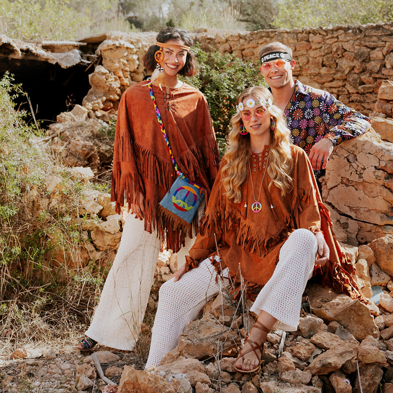 Op deze afbeelding zie je een Kostuums, van het merk Boland. Poncho Bohemian Vrouw