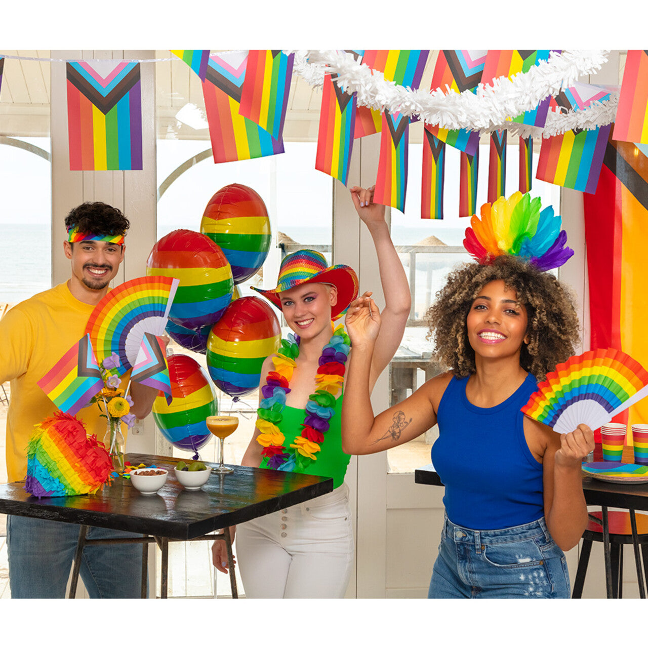 Op deze afbeelding zie je een Accessoires, van het merk Boland. Color Pride Waaier