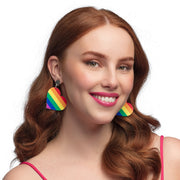 Op deze afbeelding zie je een Accessoires, van het merk Boland. Hart Vol Kleur Oorbellen