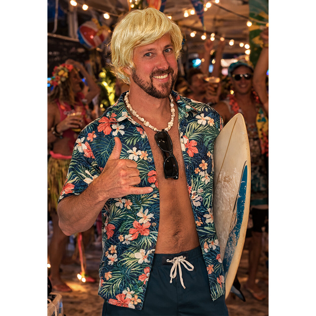 Op deze afbeelding zie je een Kostuums, van het merk Boland. Blouse Tropical Tiki Breeze Man