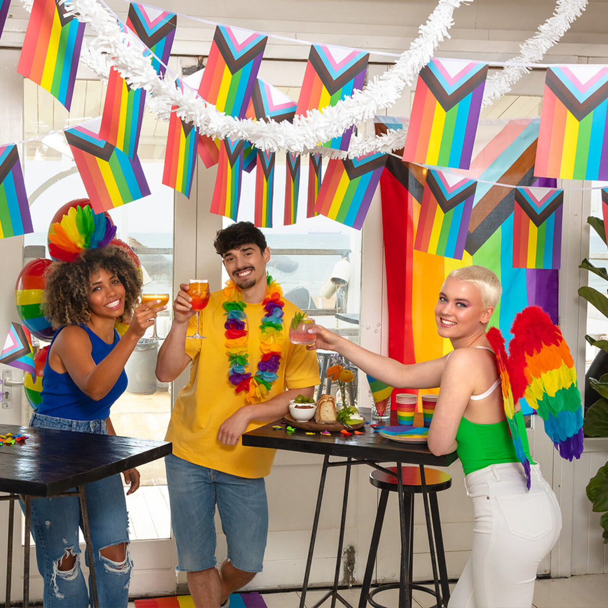 Op deze afbeelding zie je een Accessoires, van het merk Boland. Engelenvleugels Divine Regenboog