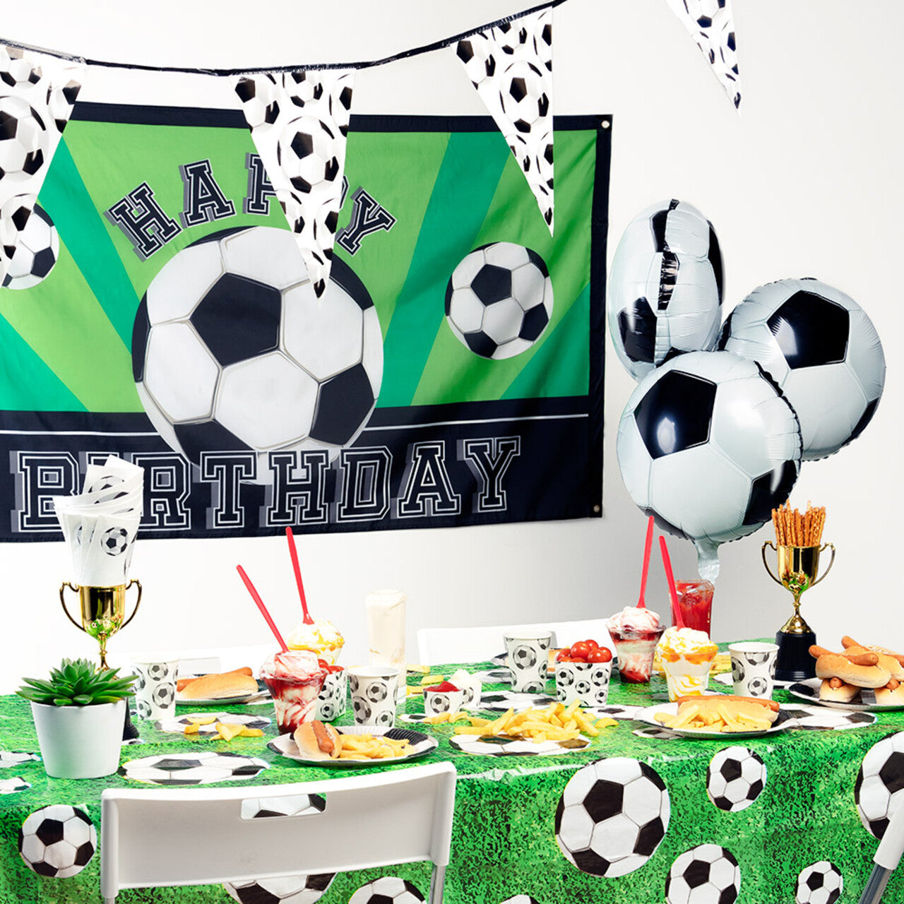 Op deze afbeelding zie je een Decoratie, van het merk Boland. Vlaggenlijn Voetbal Matchday