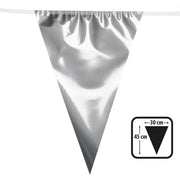 Op deze afbeelding zie je een Decoratie, van het merk Boland. Folie Vlaggenlijn Met Grote Vlaggen Metallic Zilver