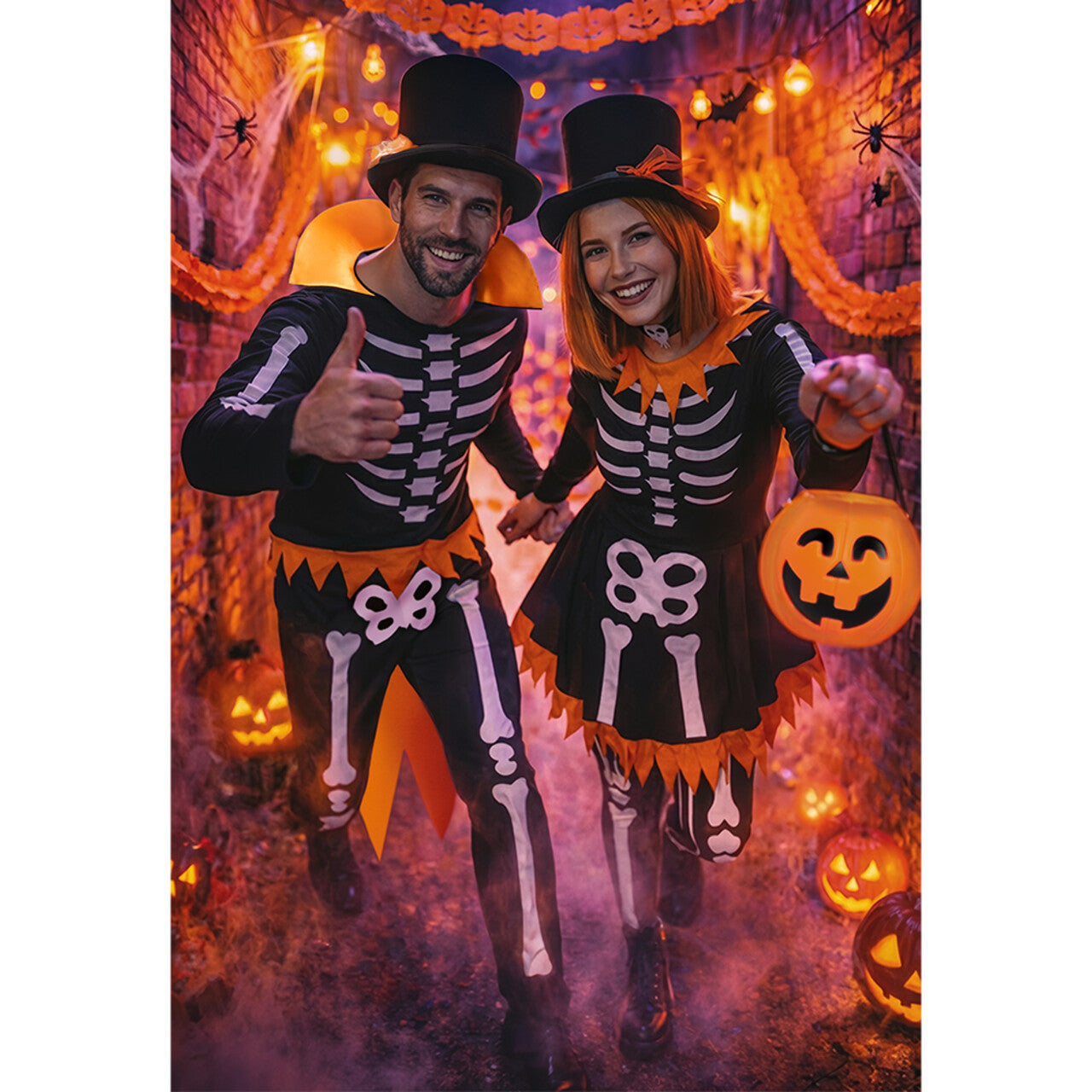 Op deze afbeelding zie je een Kostuums, van het merk Boland. Funky Pumpkin Skeleton Kostuum