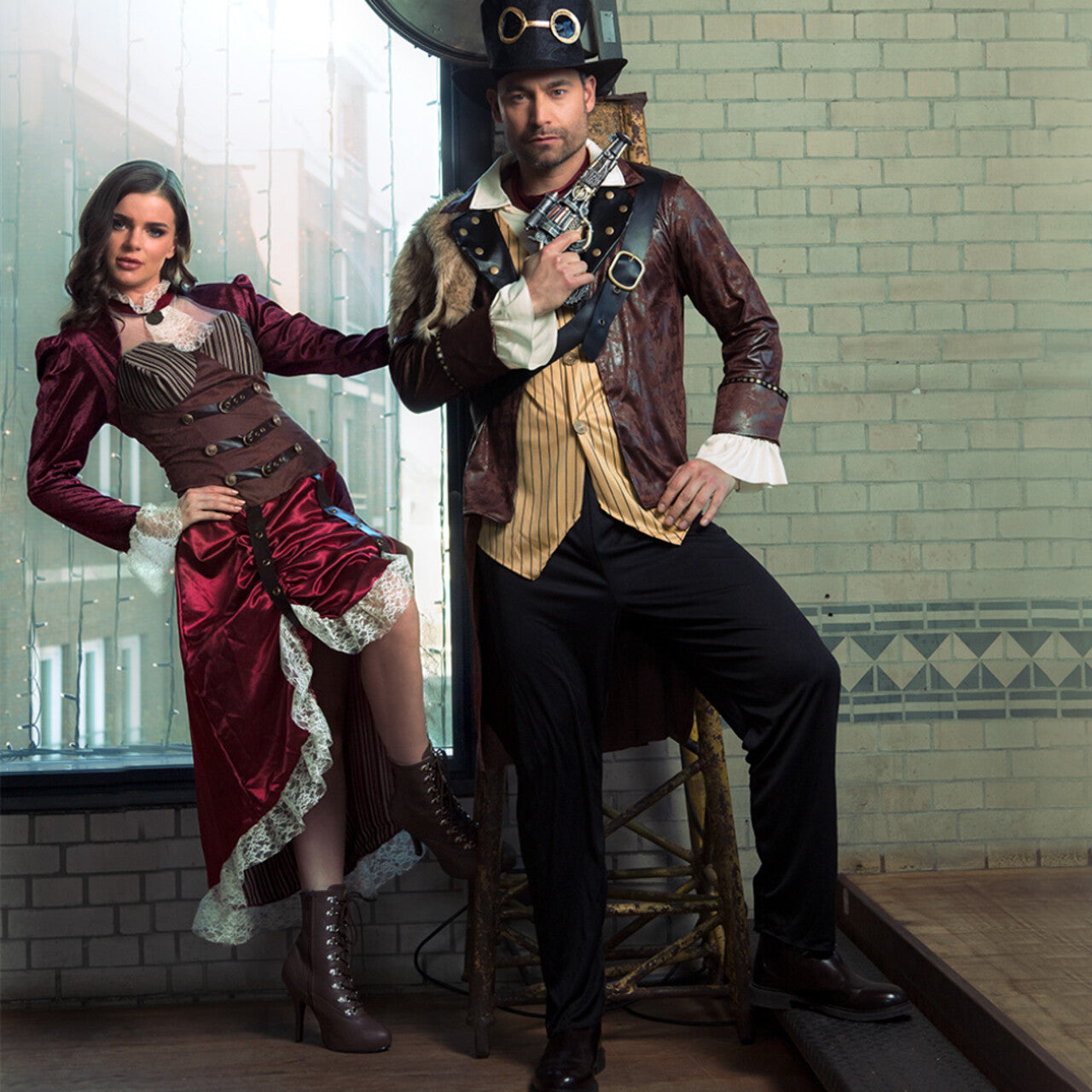 Op deze afbeelding zie je een Kostuums, van het merk Boland. Lady Steffie Steampunk Vrouw Kostuum