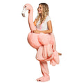 Op De Rug Van Een Zoetroze Flamingo Kostuum