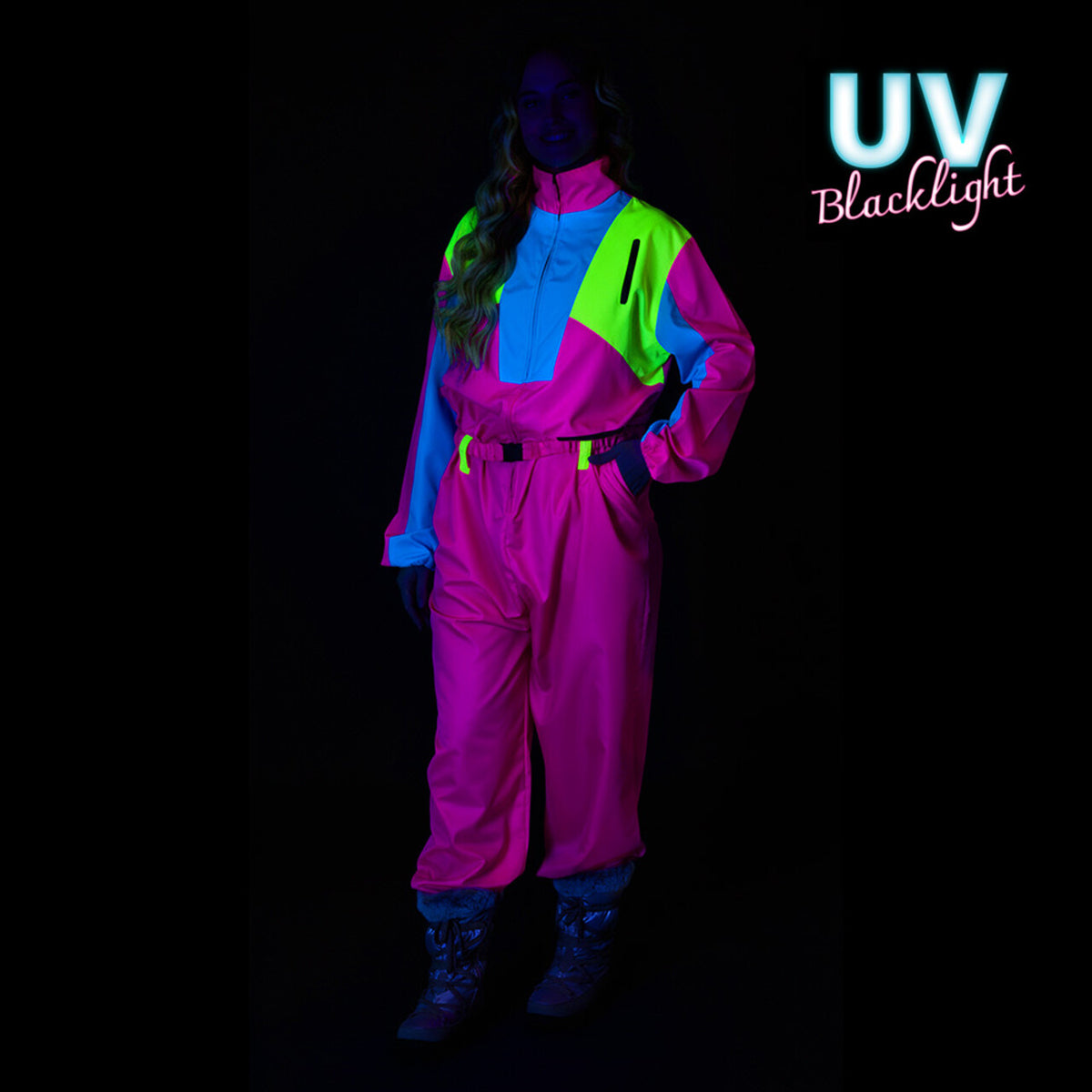 Op deze afbeelding zie je een Kostuums, van het merk Boland. Skipak Snow Glow Babe (S) Vrouw Kostuum