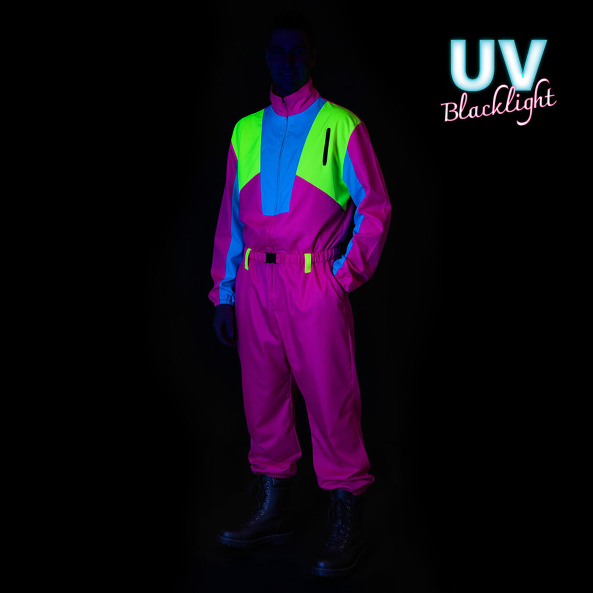 Op deze afbeelding zie je een Kostuums, van het merk Boland. Skipak Snow Glow Dude (S) Man Kostuum