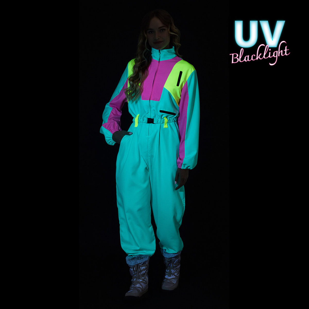 Op deze afbeelding zie je een Kostuums, van het merk Boland. Skipak Snow Blizzard Babe (S) Vrouw Kostuum