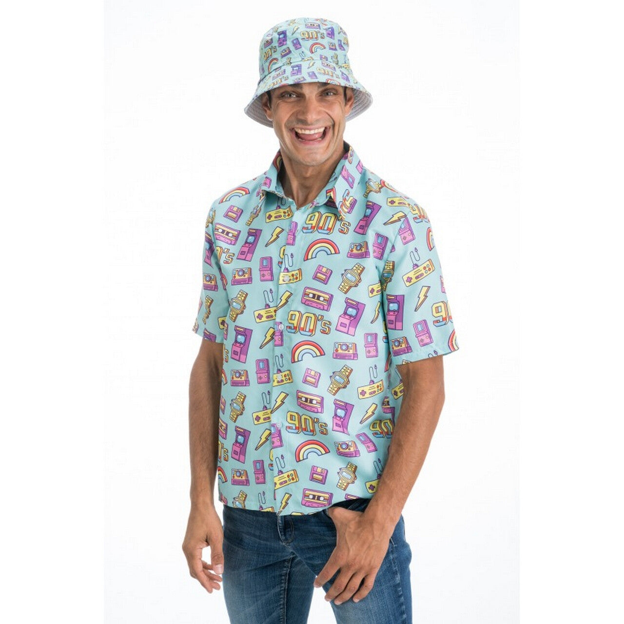 Op deze afbeelding zie je een Accessoires, van het merk Chaks. Megacoole 90s Bucket Hoed