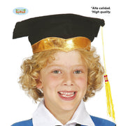 Op deze afbeelding zie je een Accessoires, van het merk Guirca. Hoed Student Met Gouden Rand