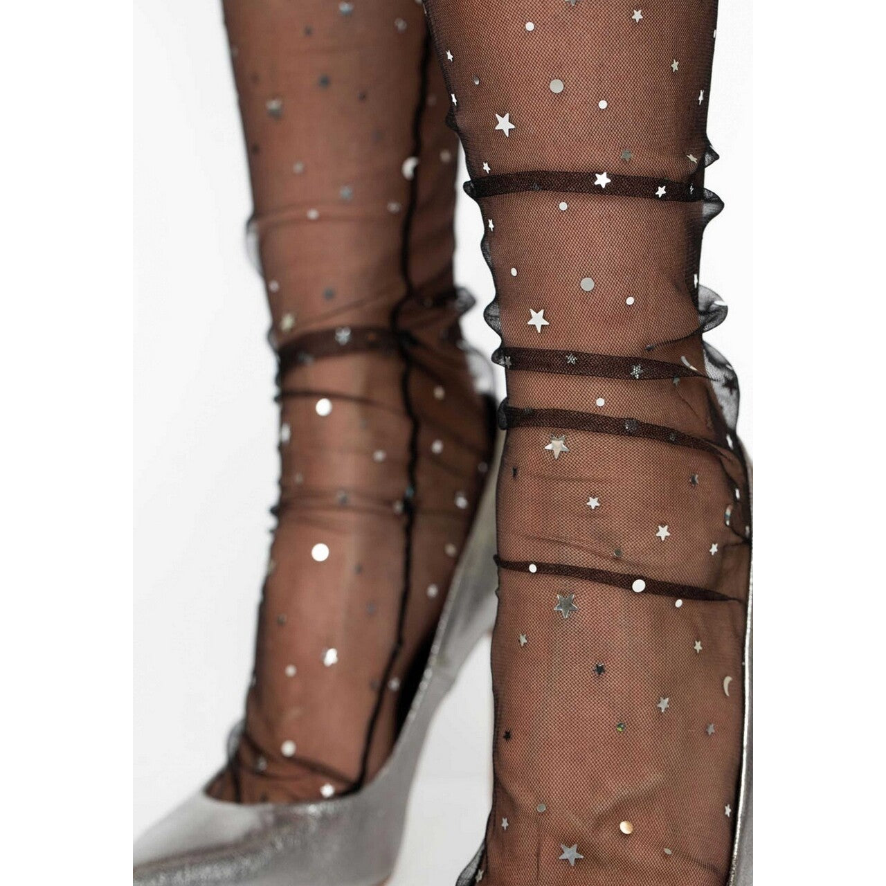 Op deze afbeelding zie je een Accessoires, van het merk Leg Avenue. To The Moon And Back Sokken Tule