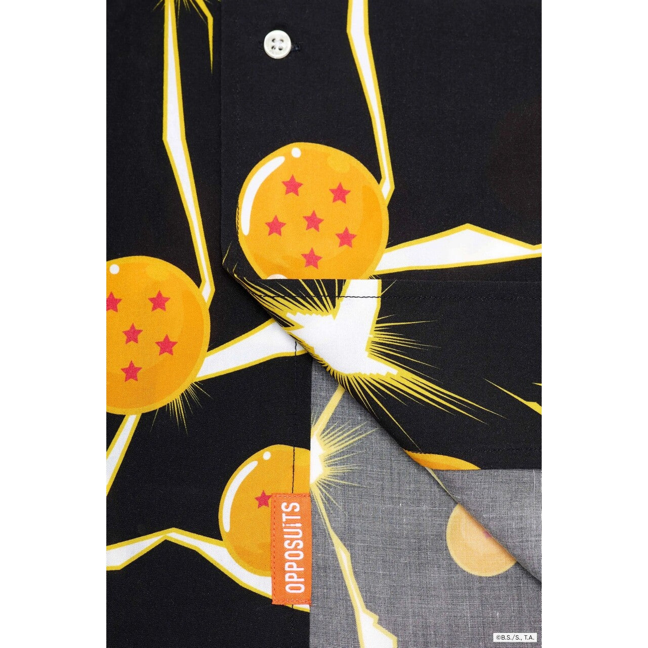 Op deze afbeelding zie je een Kostuums, van het merk Opposuits. Dragon Ball Shirt Man