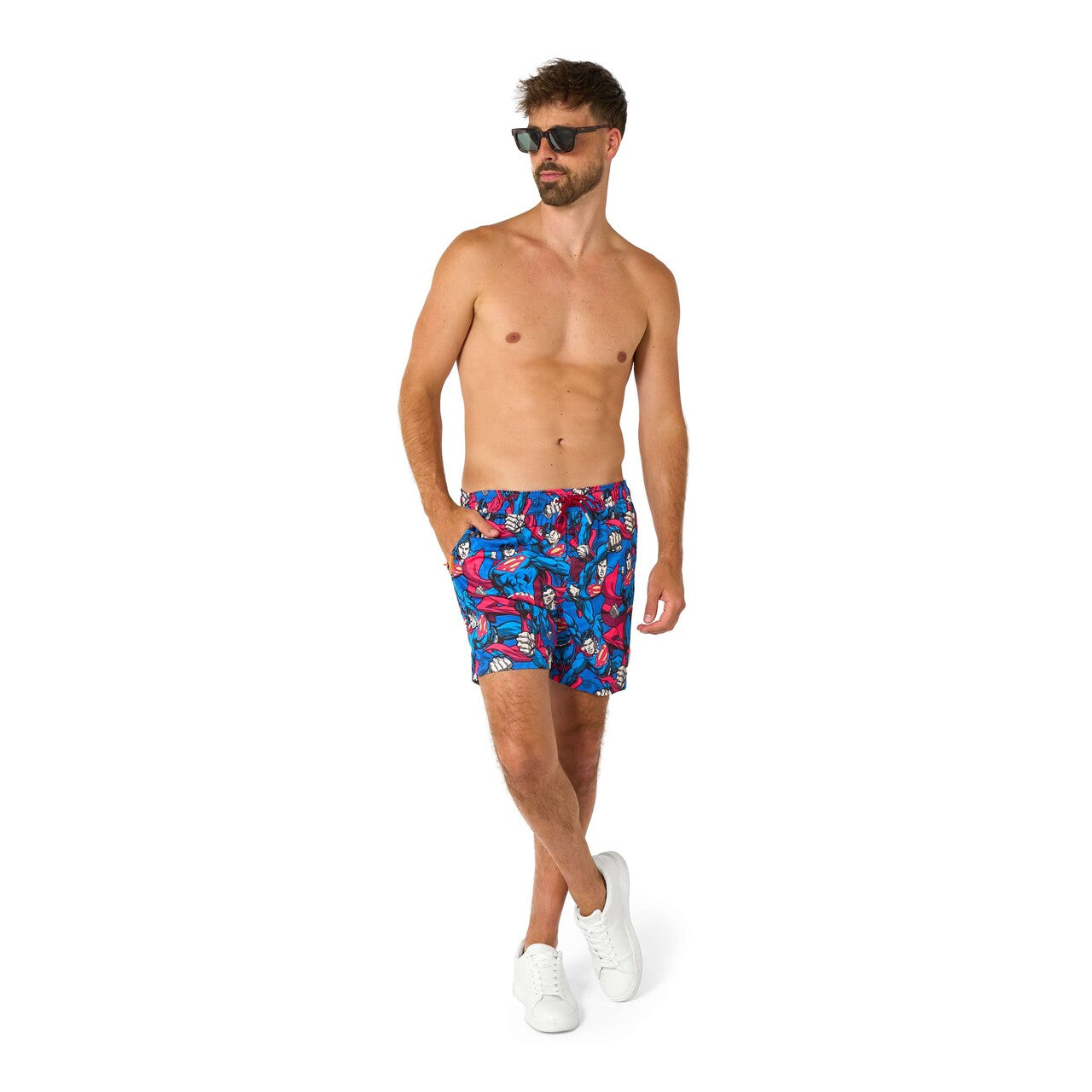 Op deze afbeelding zie je een Kostuums, van het merk Opposuits. The Man Of Steel Kostuum