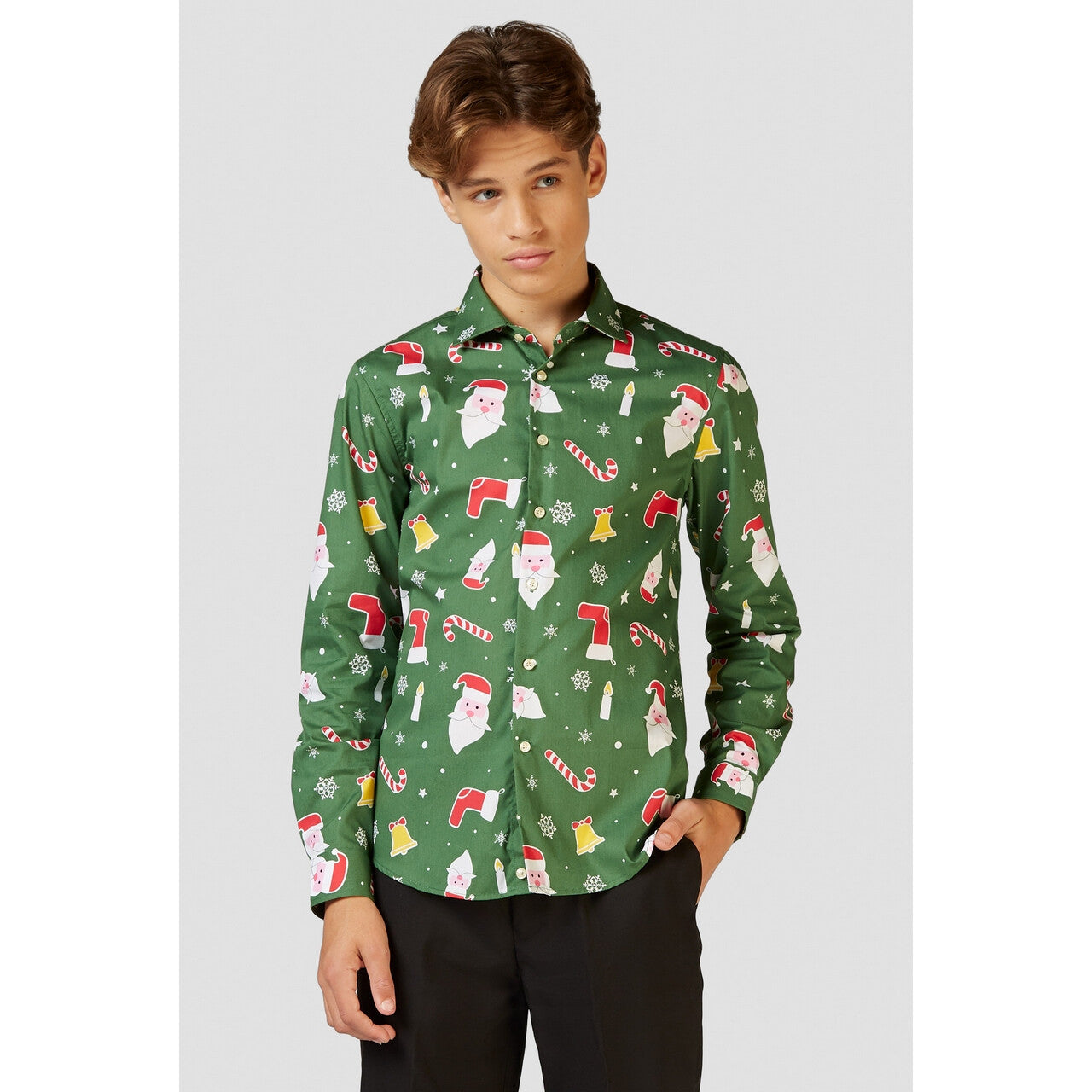 Op deze afbeelding zie je een Kostuums, van het merk Opposuits. Groene Coole Santaboss Blouse Jongen
