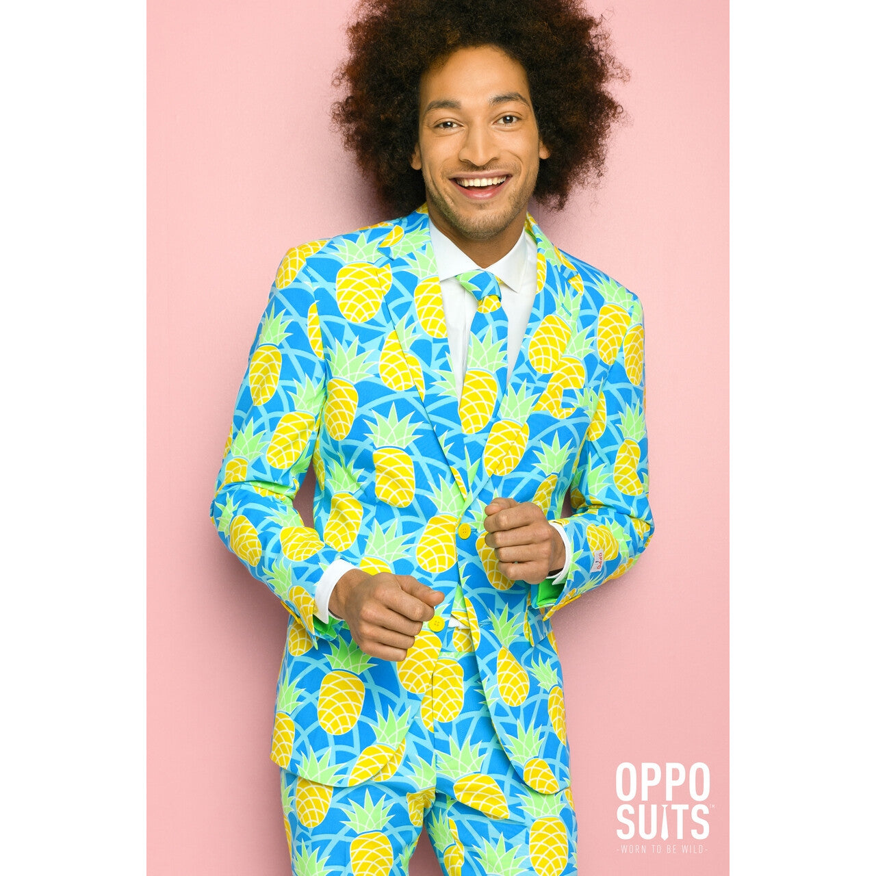 Op deze afbeelding zie je een Kostuums, van het merk Opposuits. Tropisch Lange Zomer Ananas Man Kostuum