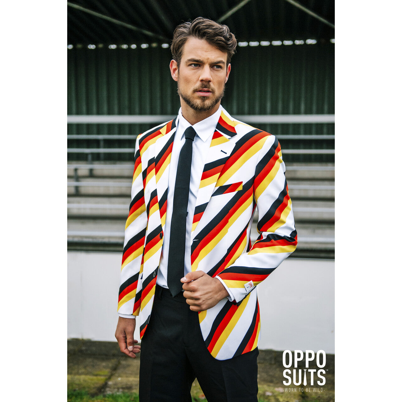 Op deze afbeelding zie je een Kostuums, van het merk Opposuits. Duitse Der Germinator Opposuit Man Kostuum