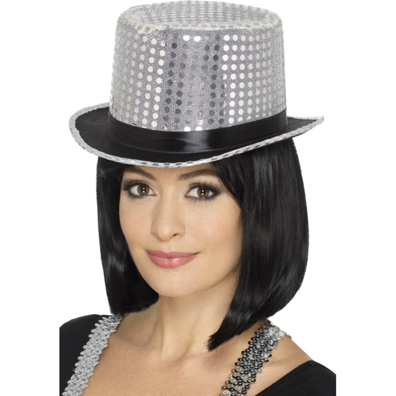 Op deze afbeelding zie je een Accessoires, van het merk Smiffy's. Hoge Show Hoed Pailletten Zilver