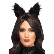 Op deze afbeelding zie je een Accessoires, van het merk Smiffy's. Pluizige Oortjes Zwarte Kat Haarband