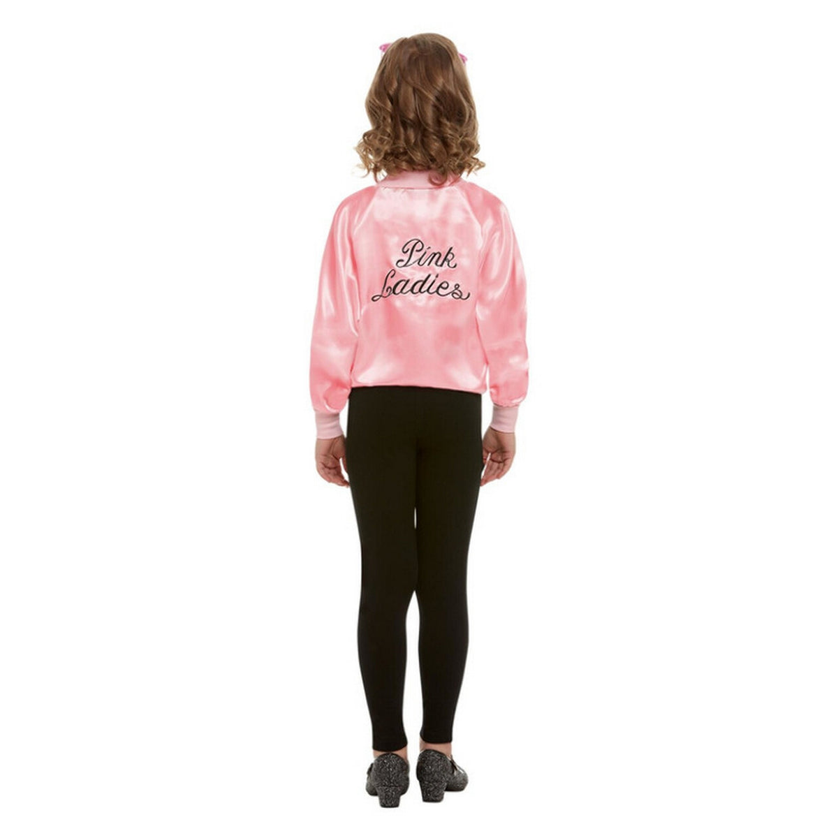 Op deze afbeelding zie je een Kostuums, van het merk Smiffy's. Grease Pink Ladies Jas Betty Meisje