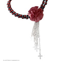 Religiöser Halshöker Mit Rose Und Kreuzen Rot
