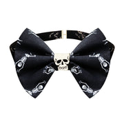 Op deze afbeelding zie je een Accessoires, van het merk Widmann. Halloween Strikje Skeletjes