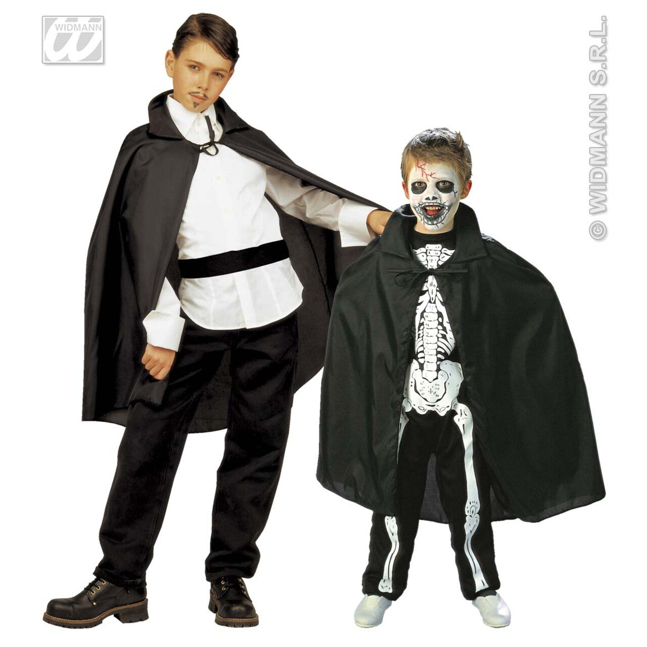 Op deze afbeelding zie je een Accessoires, van het merk Widmann. Zwarte Cape Kind 90 Centimeter