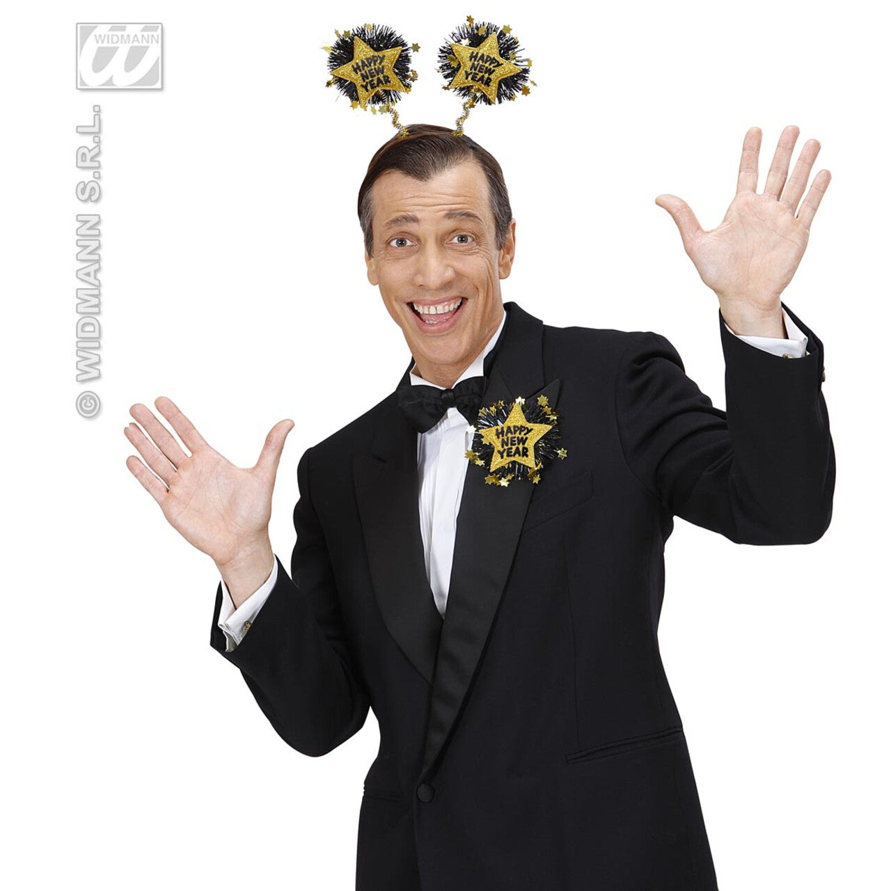 Op deze afbeelding zie je een Accessoires, van het merk Widmann. Bopper En Broche Happy New Year Goud
