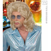 Op deze afbeelding zie je een Accessoires, van het merk Widmann. Pruik, 70s Man Blond