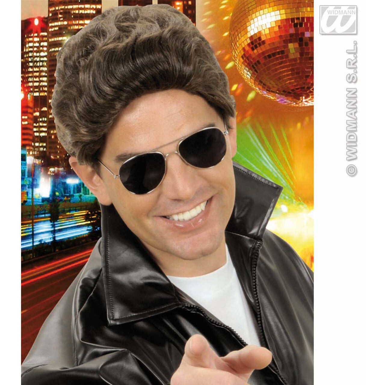 Op deze afbeelding zie je een Accessoires, van het merk Widmann. Pruik, T- Birds Bruin