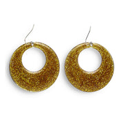 Op deze afbeelding zie je een Accessoires, van het merk Widmann. 70s-80s Gouden Glitter Oorbellen