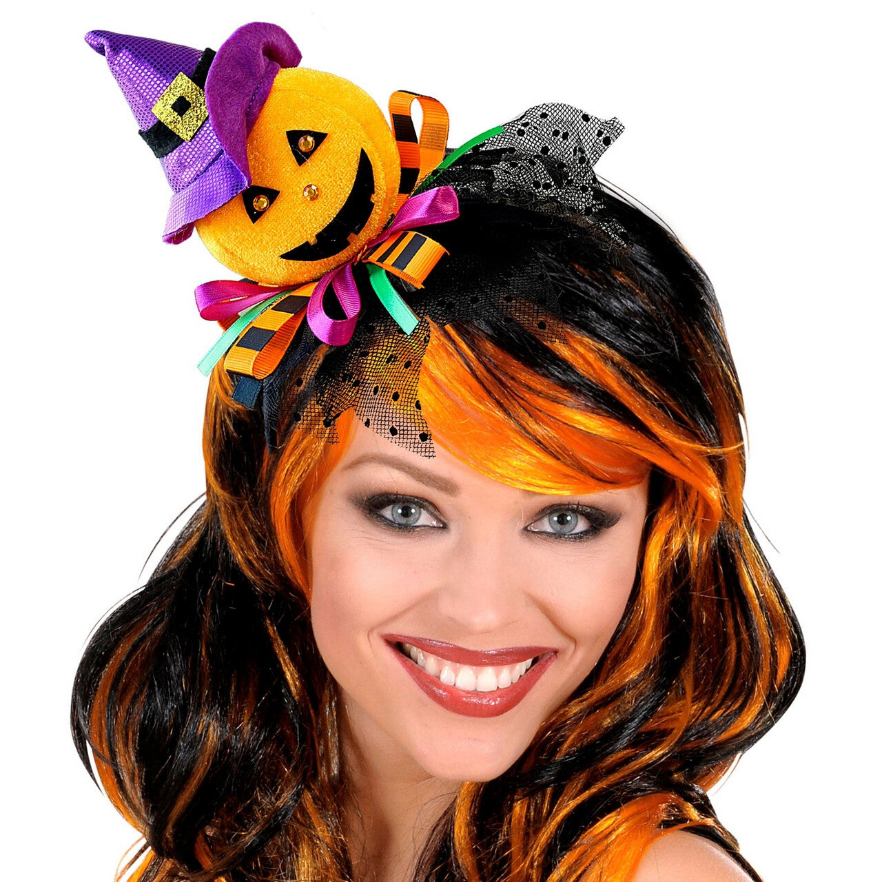 Op deze afbeelding zie je een Accessoires, van het merk Widmann. Luxe Heksen Pompoen Haarband Halloween