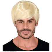 Op deze afbeelding zie je een Accessoires, van het merk Widmann. Jaren 60 Pruik Donkerblond Hendrik