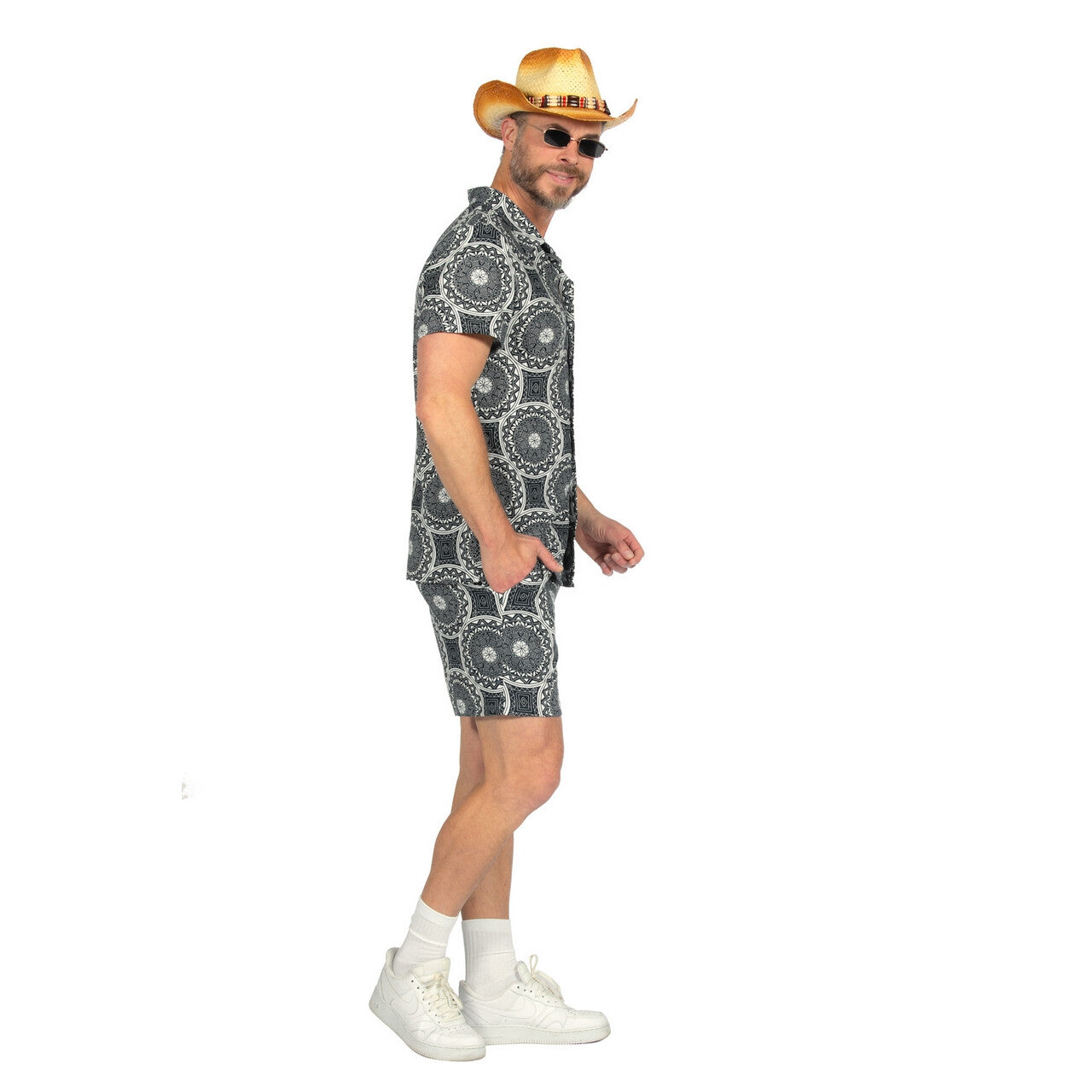 Op deze afbeelding zie je een Kostuums, van het merk Wilbers. Zomer Festival Trip Blauwe Cirkels Man Kostuum