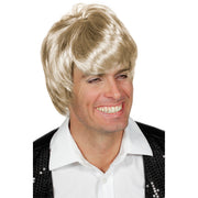 Op deze afbeelding zie je een Accessoires, van het merk Wilbers. Herenpruik Blonde Beach Boy
